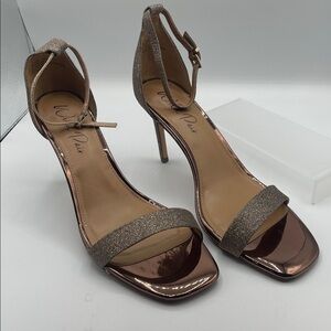 Wild Pair Bethie2 women’s Dressy Bronze Glitter heels, Formal shoe size 12 M NEW